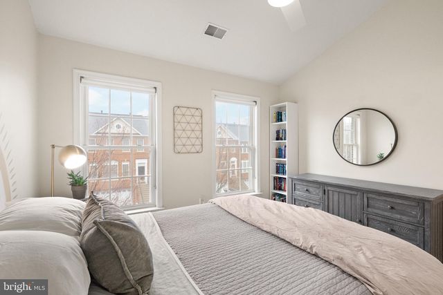 9969 CYRANDALL DR, Oakton, VA 22124