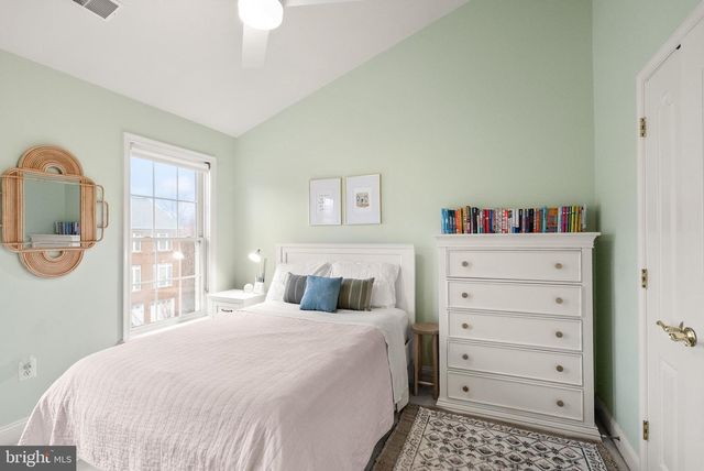 9969 CYRANDALL DR, Oakton, VA 22124