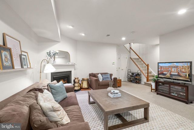 9969 CYRANDALL DR, Oakton, VA 22124