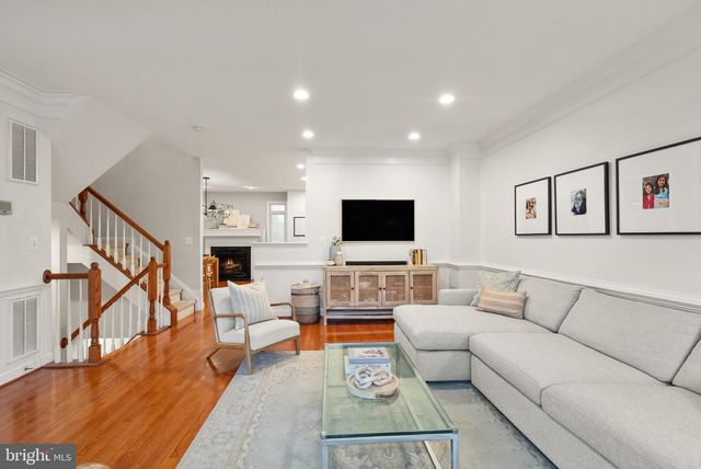 9969 CYRANDALL DR, Oakton, VA 22124