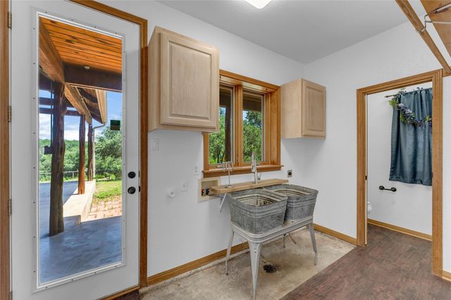 150 Pecan 2, Florence, TX 76527