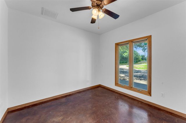 150 Pecan 2, Florence, TX 76527