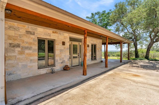 150 Pecan 2, Florence, TX 76527