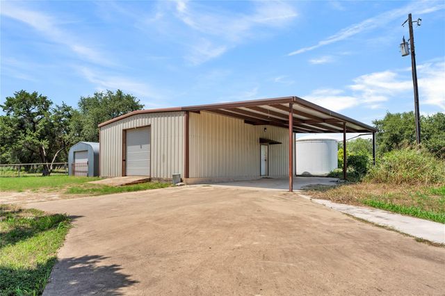 150 Pecan 2, Florence, TX 76527
