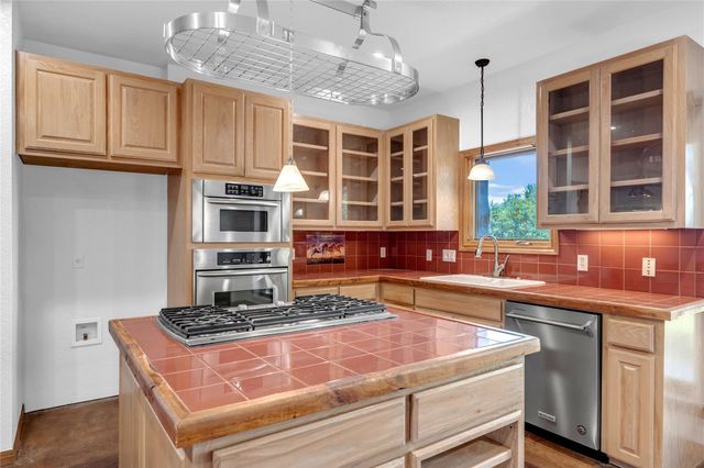150 Pecan 2, Florence, TX 76527