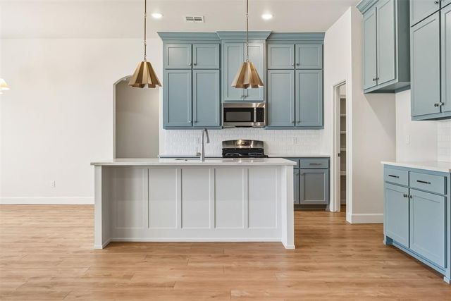 2316 Los Angeles Avenue, Edmond, OK 73034