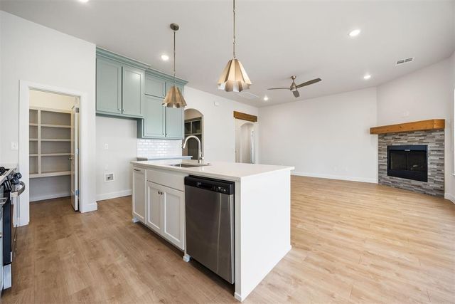 2316 Los Angeles Avenue, Edmond, OK 73034