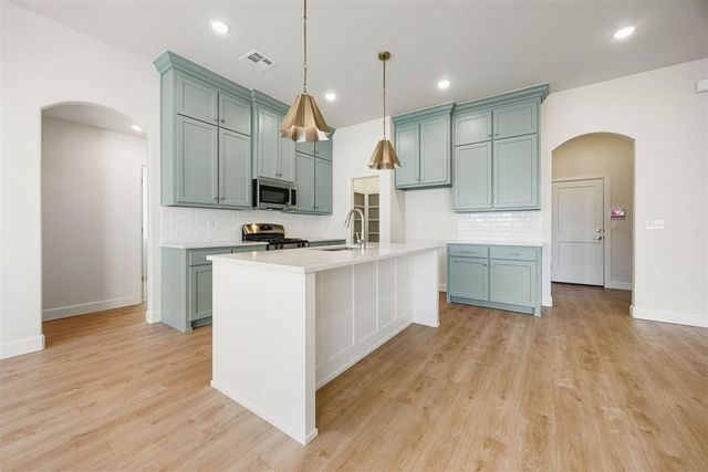 2316 Los Angeles Avenue, Edmond, OK 73034