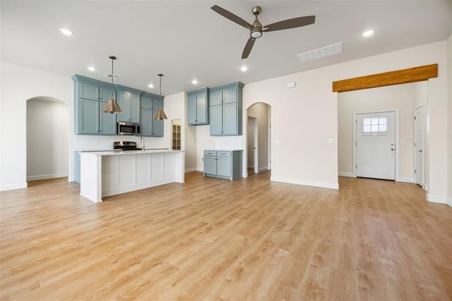 2316 Los Angeles Avenue, Edmond, OK 73034