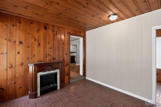 1233 Bosworth Drive, St Louis, MO 63137