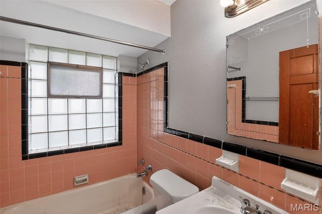 1233 Bosworth Drive, St Louis, MO 63137