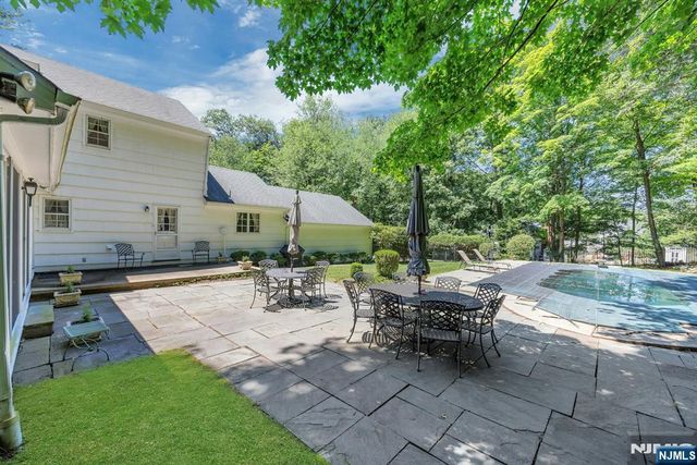 621 Winding Hollow Drive, Franklin Lakes, NJ 07417