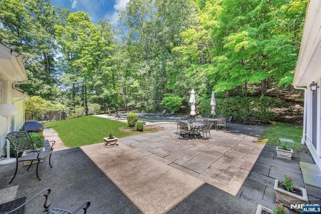 621 Winding Hollow Drive, Franklin Lakes, NJ 07417