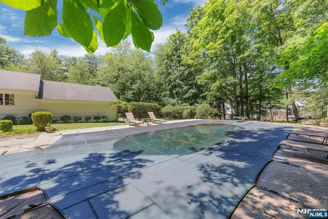 621 Winding Hollow Drive, Franklin Lakes, NJ 07417