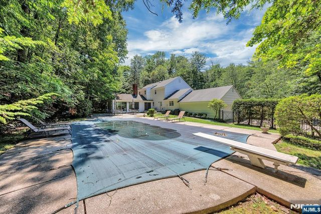 621 Winding Hollow Drive, Franklin Lakes, NJ 07417