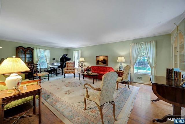 621 Winding Hollow Drive, Franklin Lakes, NJ 07417