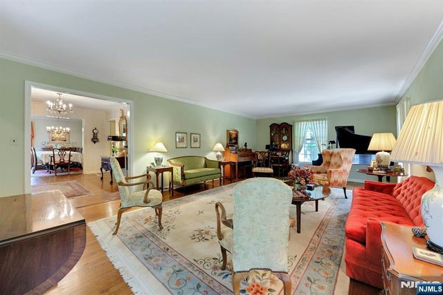 621 Winding Hollow Drive, Franklin Lakes, NJ 07417