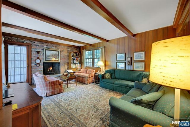 621 Winding Hollow Drive, Franklin Lakes, NJ 07417