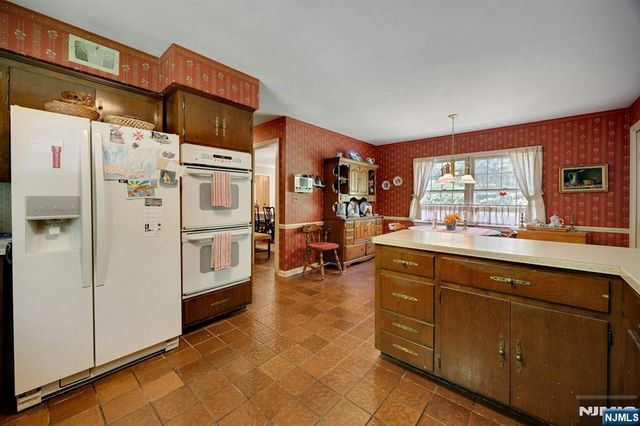 621 Winding Hollow Drive, Franklin Lakes, NJ 07417