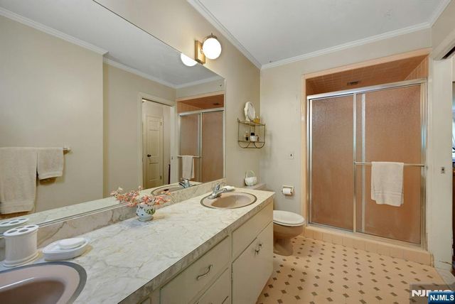 621 Winding Hollow Drive, Franklin Lakes, NJ 07417