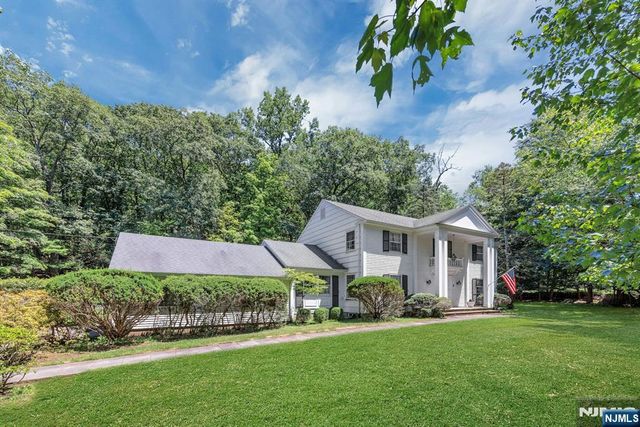 621 Winding Hollow Drive, Franklin Lakes, NJ 07417