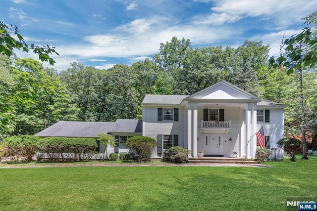 621 Winding Hollow Drive, Franklin Lakes, NJ 07417