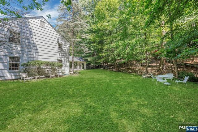 621 Winding Hollow Drive, Franklin Lakes, NJ 07417