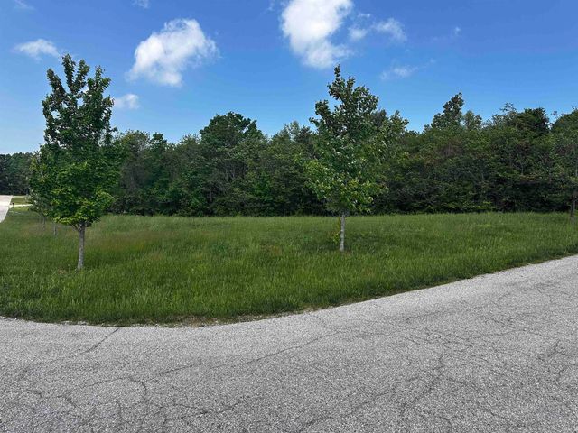 7084 S National Point Road, Bloomington, IN 47403