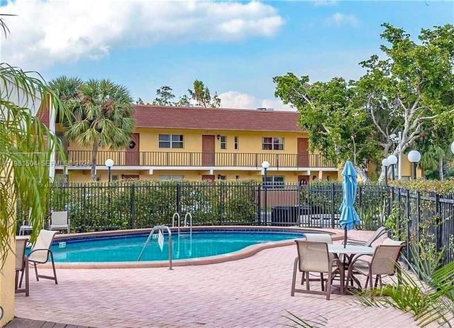 7911 N Colony Cir N 202, Tamarac, FL 33321