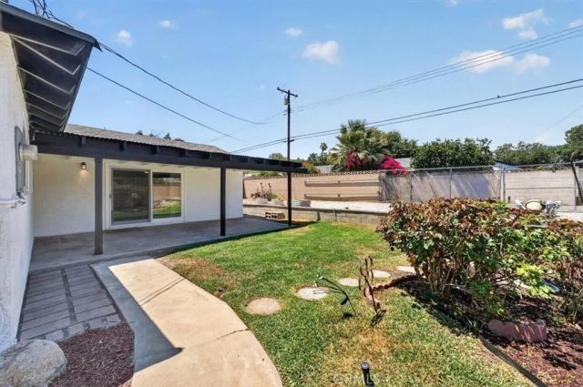 855 W 8th, Upland, CA 91786