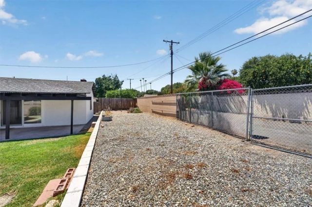 855 W 8th, Upland, CA 91786