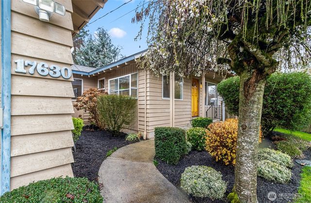 17630 Larch Way, Lynnwood, WA 98037