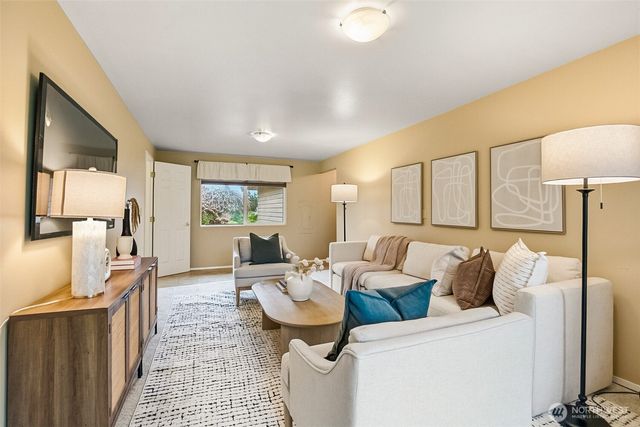 17630 Larch Way, Lynnwood, WA 98037