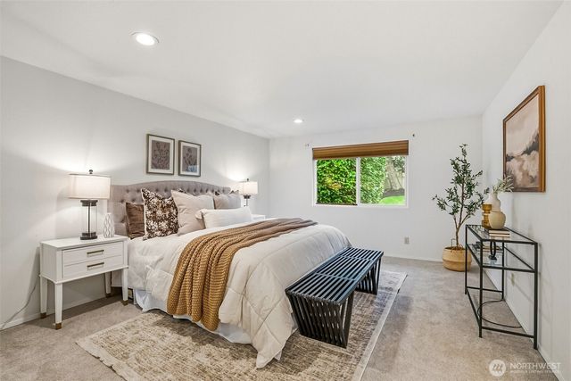 17630 Larch Way, Lynnwood, WA 98037