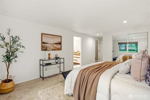 17630 Larch Way, Lynnwood, WA 98037