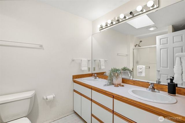 17630 Larch Way, Lynnwood, WA 98037