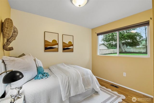 17630 Larch Way, Lynnwood, WA 98037