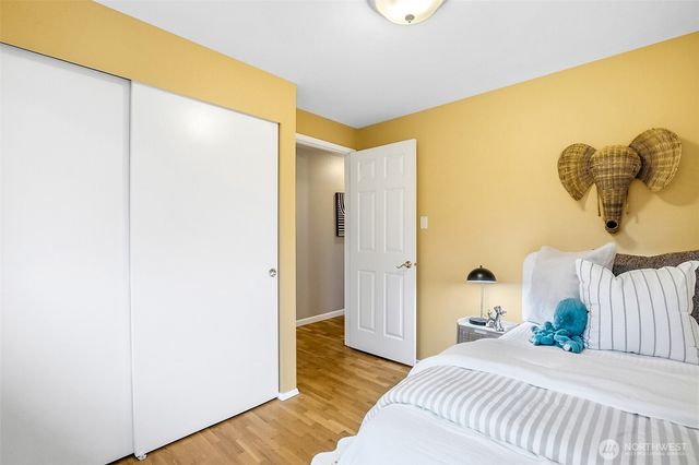 17630 Larch Way, Lynnwood, WA 98037