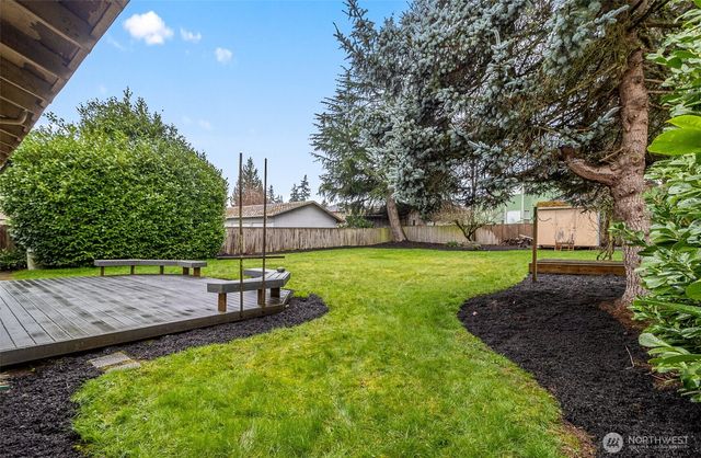 17630 Larch Way, Lynnwood, WA 98037