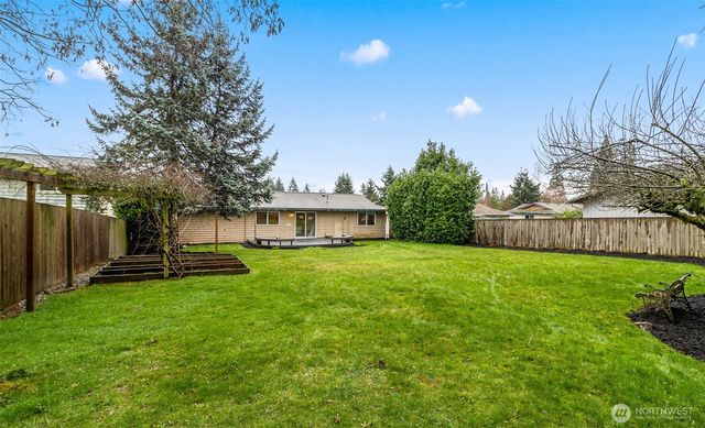 17630 Larch Way, Lynnwood, WA 98037