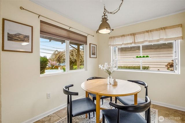 17630 Larch Way, Lynnwood, WA 98037