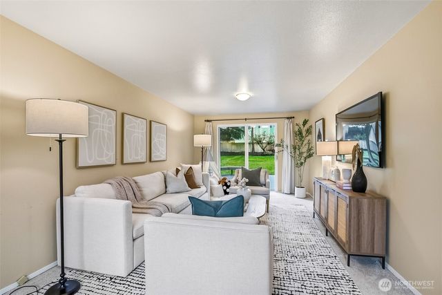 17630 Larch Way, Lynnwood, WA 98037