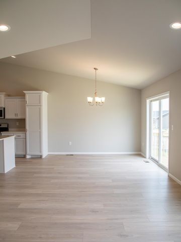 7895 Cottonwood Boulevard, Horace, ND 58104