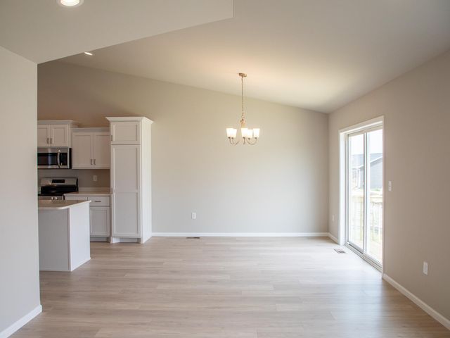 7895 Cottonwood Boulevard, Horace, ND 58104