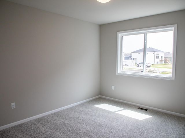 7895 Cottonwood Boulevard, Horace, ND 58104