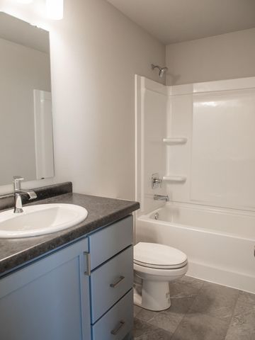 7895 Cottonwood Boulevard, Horace, ND 58104