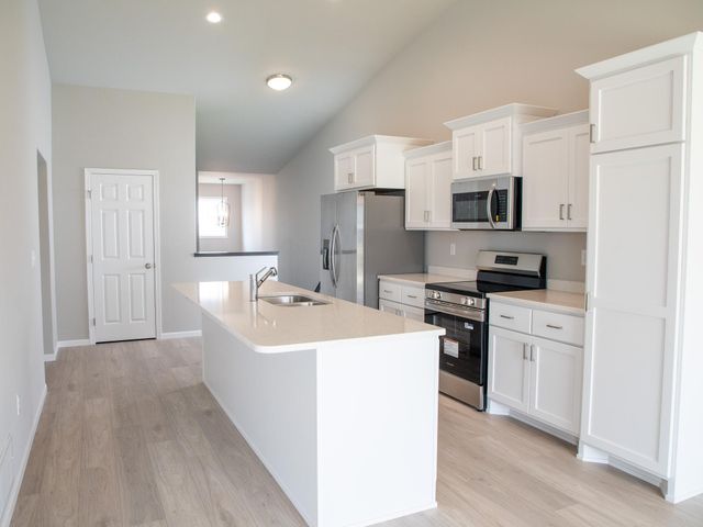7895 Cottonwood Boulevard, Horace, ND 58104