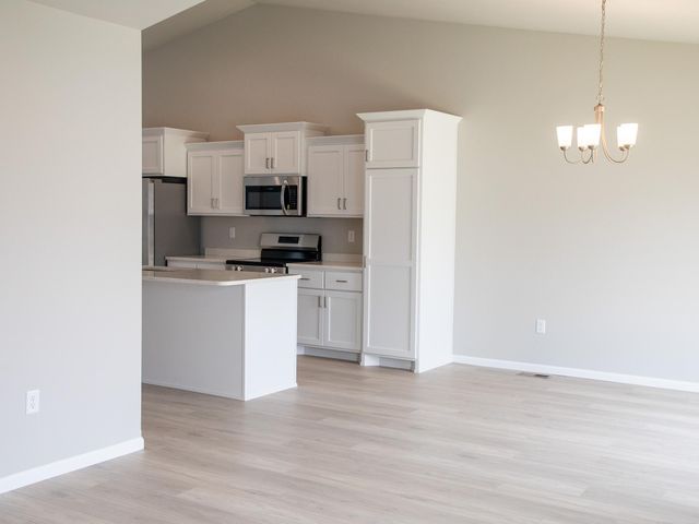 7895 Cottonwood Boulevard, Horace, ND 58104