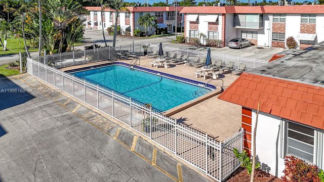 3550 NW 8th Ave 409, Pompano Beach, FL 33064