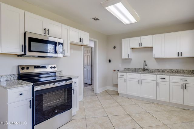 3211 Moreland Street, Pascagoula, MS 39567